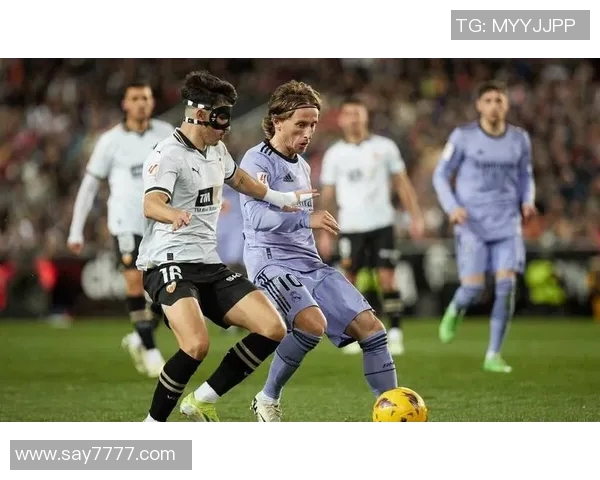 西甲裁判引发热议皇马遭遇争议判罚与进球被吹事件分析